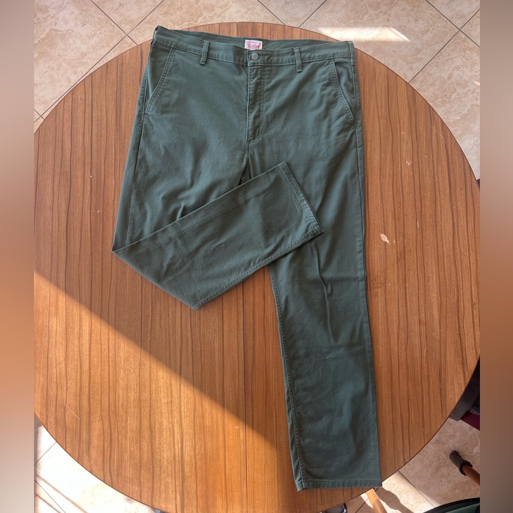 Levi’s 511 men’s slim fit hybrid trouser pants, chino W38 L30 olive green